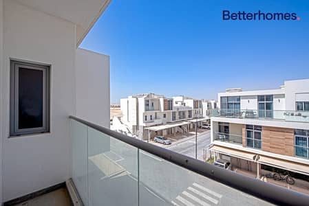 Single row | Huge terrace | With Appliances Single row | Huge terrace | With Appliances