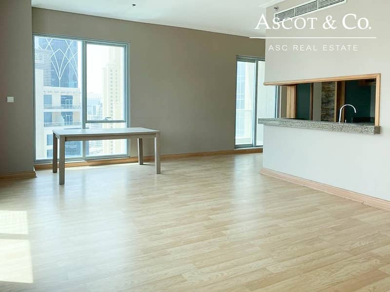 2 BHK Aprt|Aurora Tower|Marina Promenade