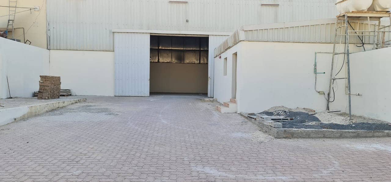 5000 sq ft Warehouse with OpenLand Tolet in Industrial area no 18, Overlooking the main road.