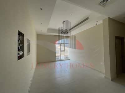 Spacious in Its Way Sun Lit with Basement Parking Spacious in Its Way Sun Lit with Basement Parking