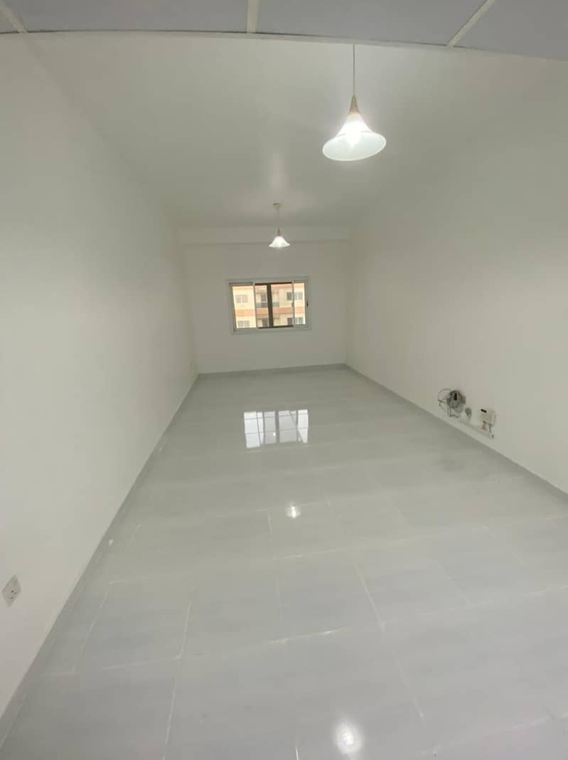 SPACIOUS 2 BHK FLAT-CHILLER FREE-GOOD LOCATION-NO COMMISSION-DIRECT FROM OWNER