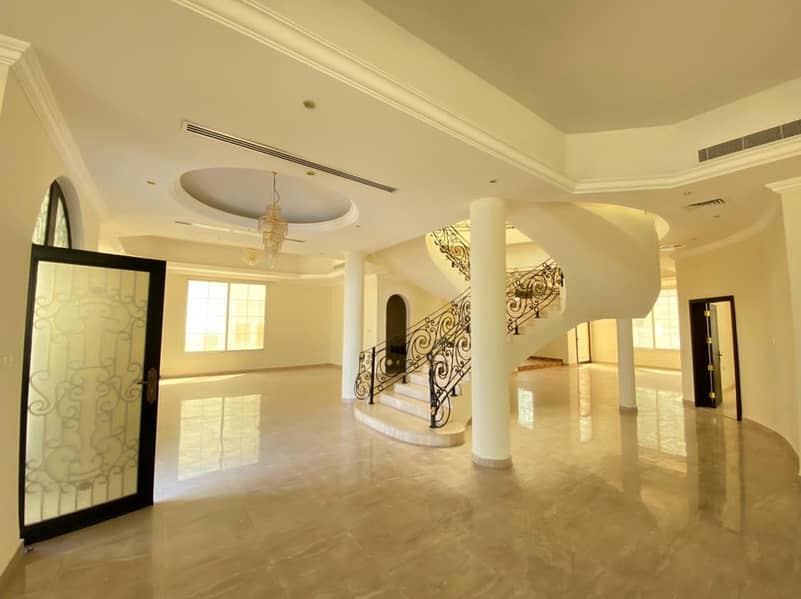 Very nice villa for rent in khawaneej  ( 5bed room + 2kitchen+ hall