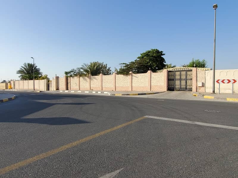 For sale a house in the Khuzamia area in Sharjah