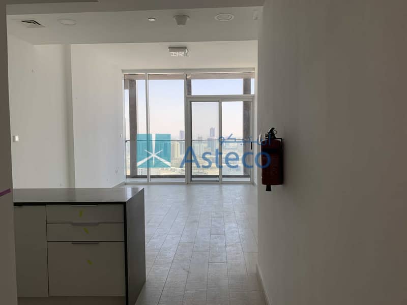 Brand new 1 bedroom apartment in lavish building