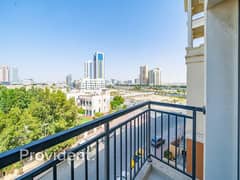 Exclusive | Well Maintained | Massive Apartment
