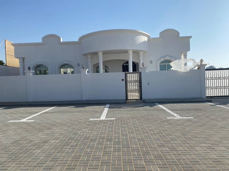 Ground floor villa, excellent location, residential and commercial, suitable for any commercial activity in al jurf 2 ajman.