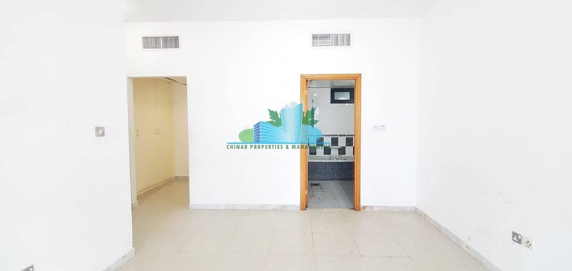 13 ASTOUNDING 3BHK| MAID-ROOM|4 Payments |Near to establishment