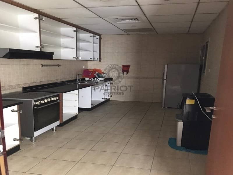 27 Close to Metro | Unfurnished | Middle Floor