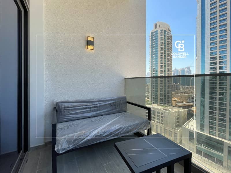 22 Corner Unit | Modern Fully Furnished | 2 Balcony