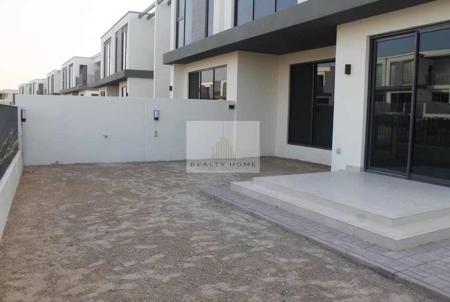 Brand New 4 bedroom + study + maid at Maple 3 for AED 145K