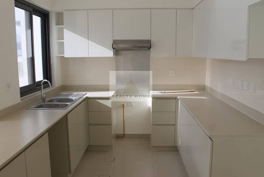 4 Brand New 4 bedroom + study + maid at Maple 3 for AED 145K
