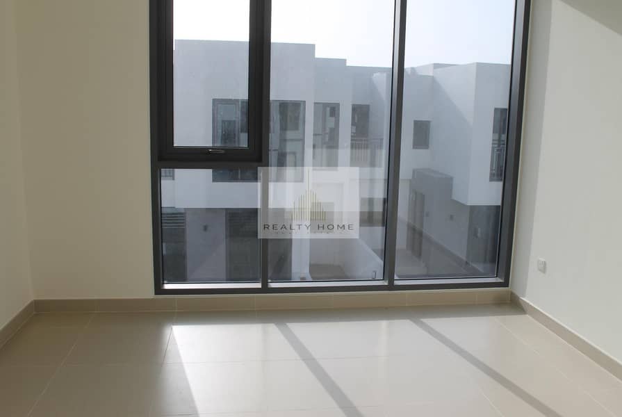 10 Brand New 4 bedroom + study + maid at Maple 3 for AED 145K