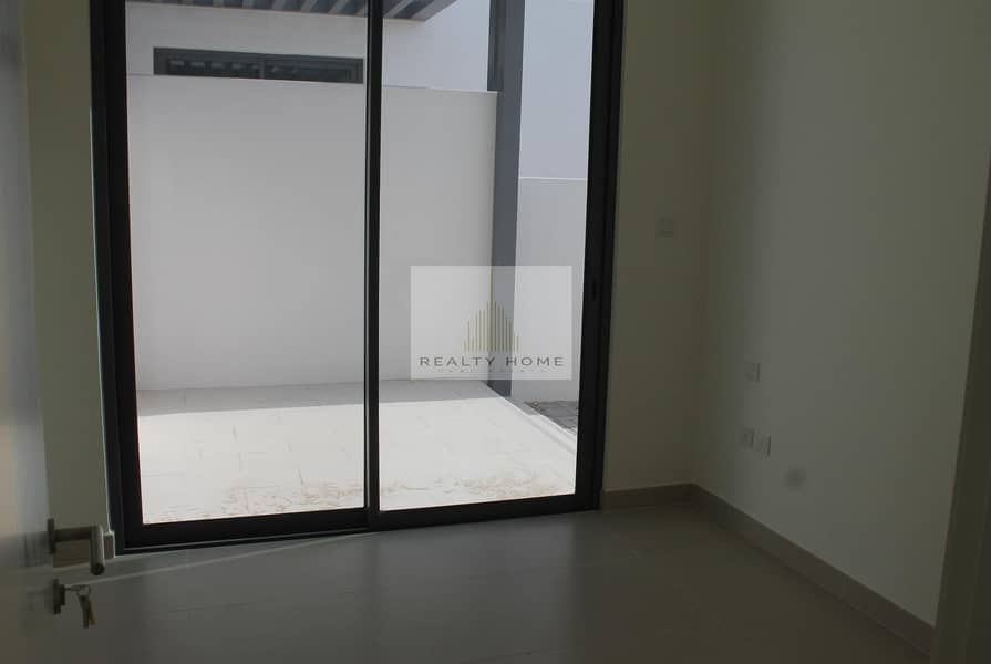 14 Brand New 4 bedroom + study + maid at Maple 3 for AED 145K