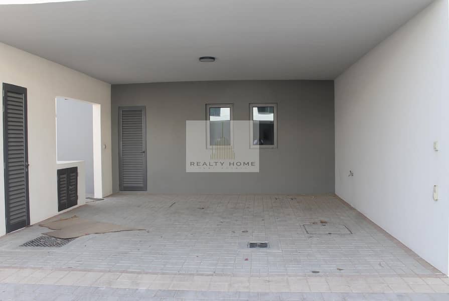 20 Brand New 4 bedroom + study + maid at Maple 3 for AED 145K