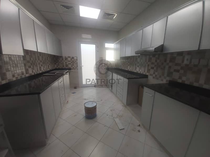 15 Brand New  | Elevator | 6-Bed Room | Barsha South