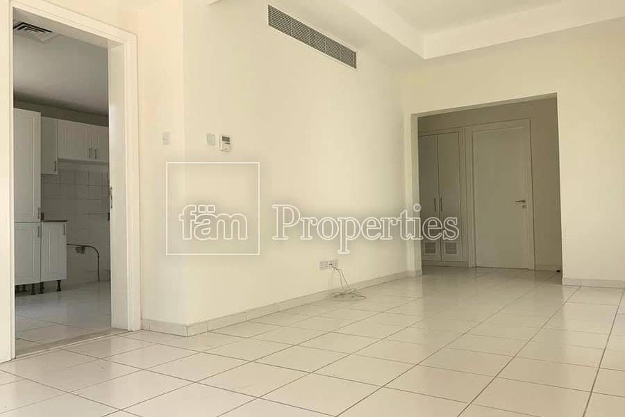 Near the Park | Single Row | New Listing Near the Park | Single Row | New Listing