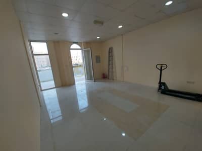 Vacant - 473 Sqft Net - Parking Side - Available Now Vacant - 473 Sqft Net - Parking Side - Available Now