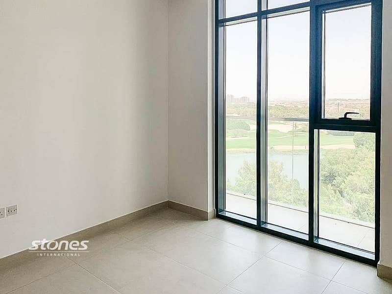 23 Full Window Apartment With Lake & Golf Course View