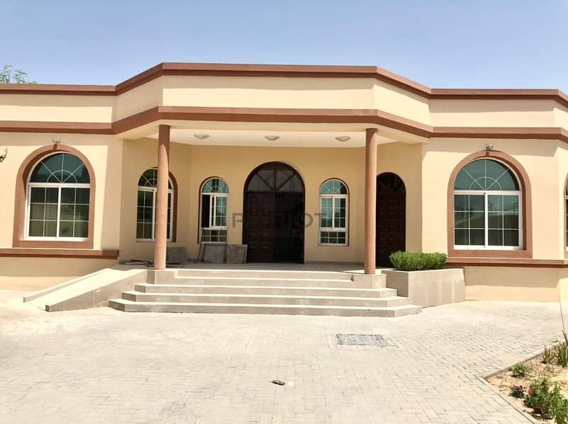 Well Maintained 3-BR With Service Block In Al Barsha