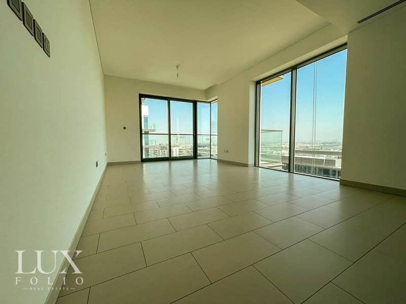 3 Pool & Park View | High Floor | Fitted Kitchen