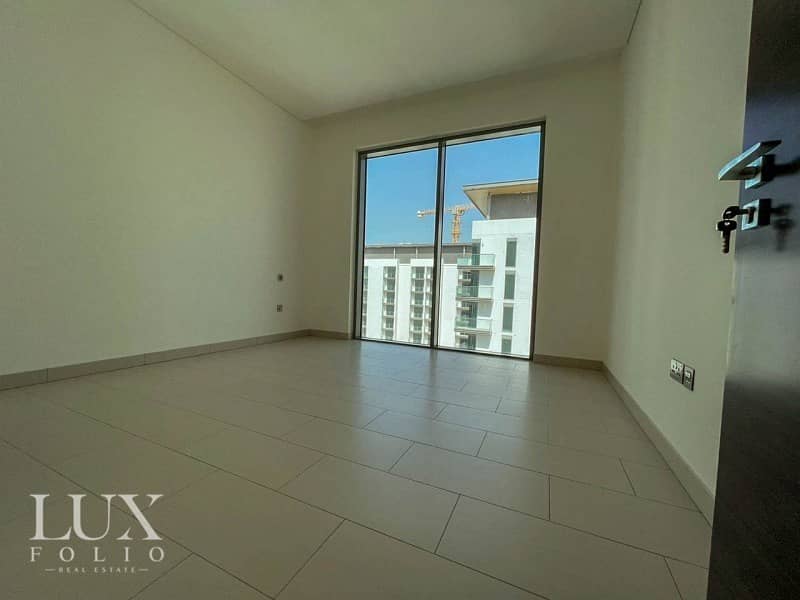 7 Pool & Park View | High Floor | Fitted Kitchen