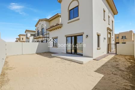 Well Maintained End Unit Close to Park ! Well Maintained End Unit Close to Park !