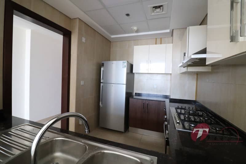 2 Chiller free|Near Metro|Kitchen Equipped