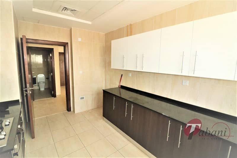 17 Bigger rooms|Chiller free|Near To metro|Best view