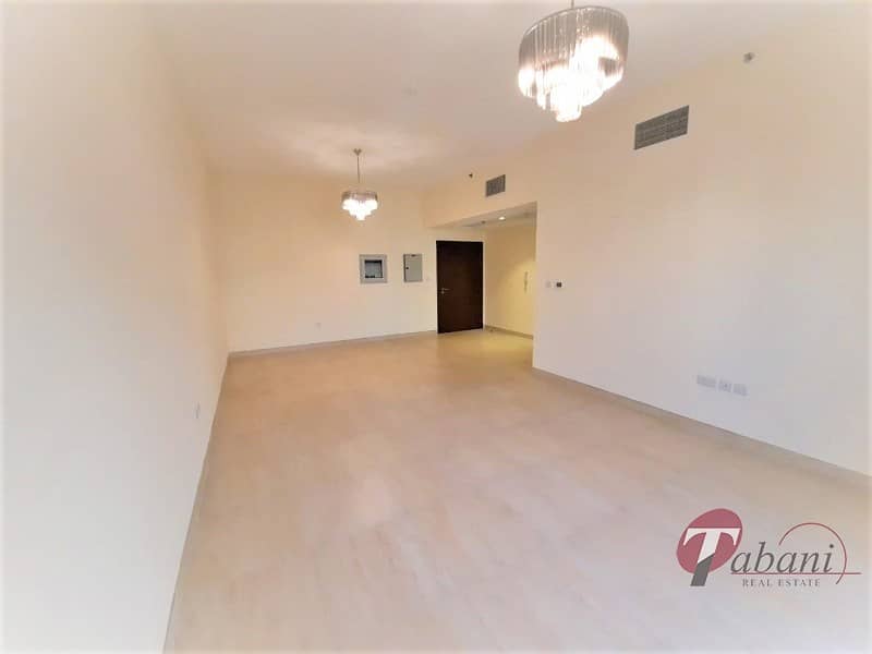 Chiller free|Pool view|Next to metro|Close kitchen Chiller free|Pool view|Next to metro|Close kitchen