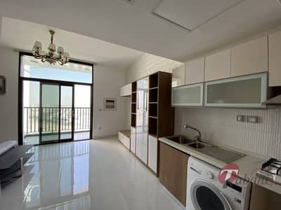 Never lived in| Spacious layout| Close to metro Never lived in| Spacious layout| Close to metro