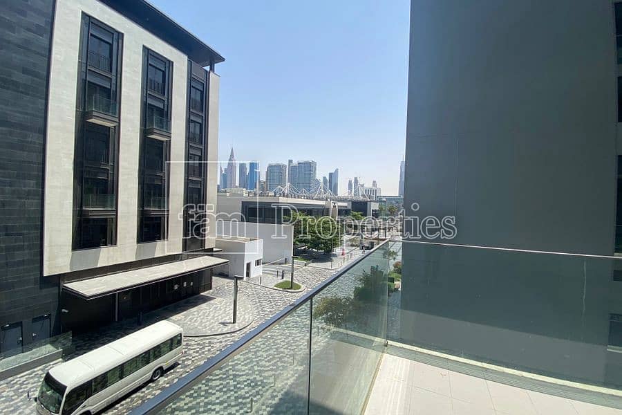 LARGEST 3 BED | VACANT NOW | ROOFTOP POOL