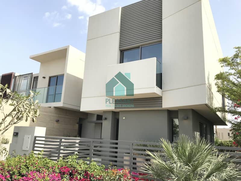 6 Corner Villa Plot | Single Row | Directly on the Park | Al Zahia