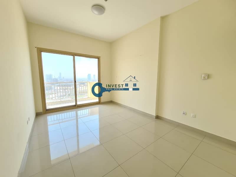 6 Light & Bright - 1 Bed Apt with Balcony - Ready to Move
