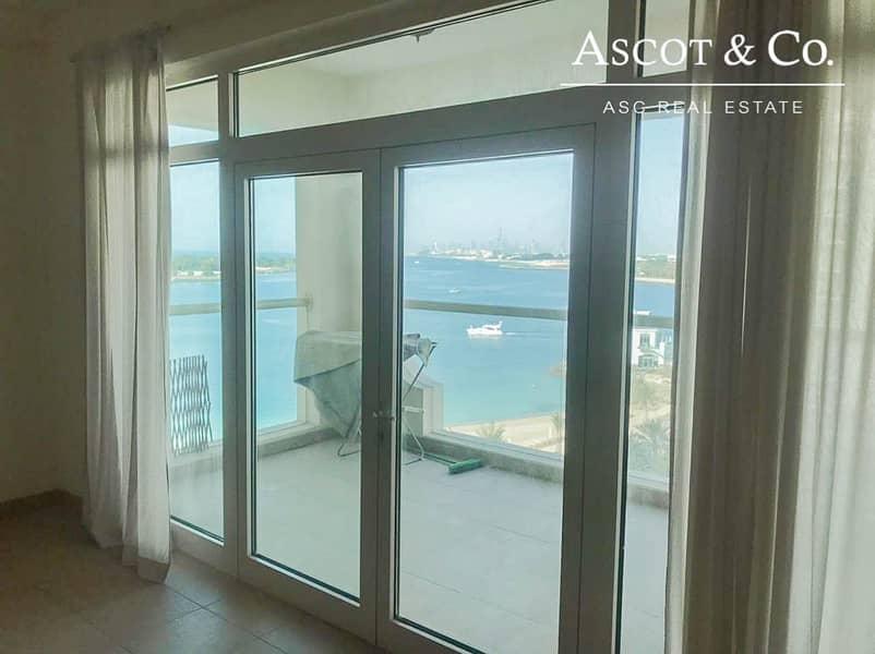 5 Amazing View |  One Bed Apartment | Palm