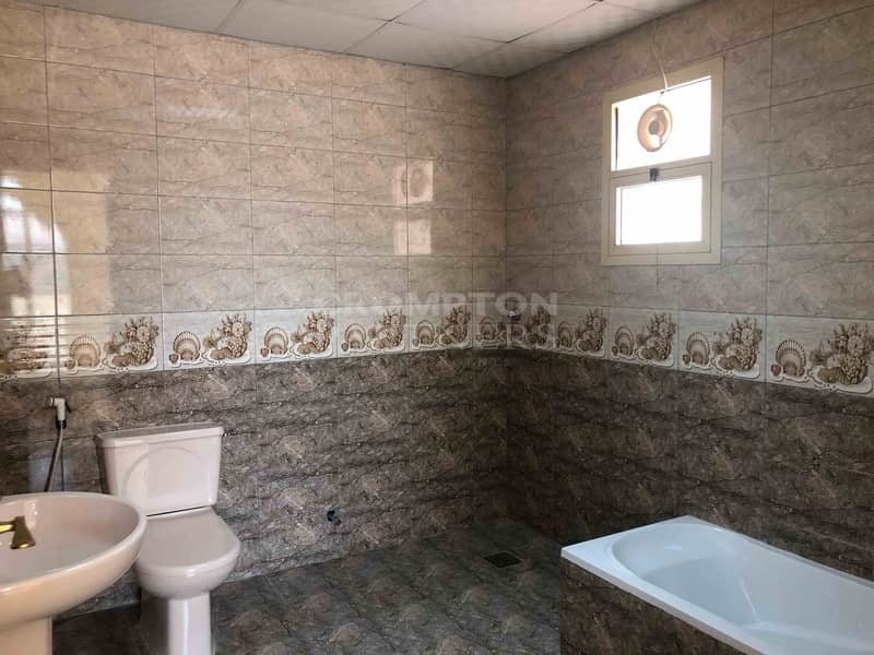 14 5BD - Very nice Semi attached villa in Mushrif