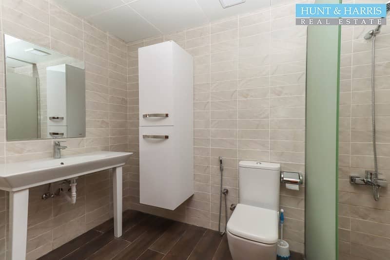 14 Upgraded Kitchen & Bathroom - Al Hamra Mall View - Vacant