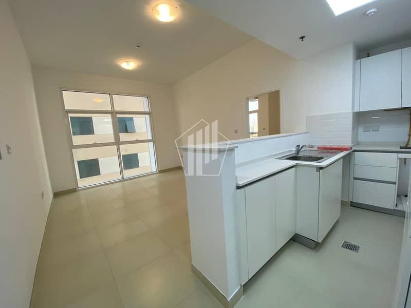 2 Brand new 2 bed/ fitted appliances/ Best layout