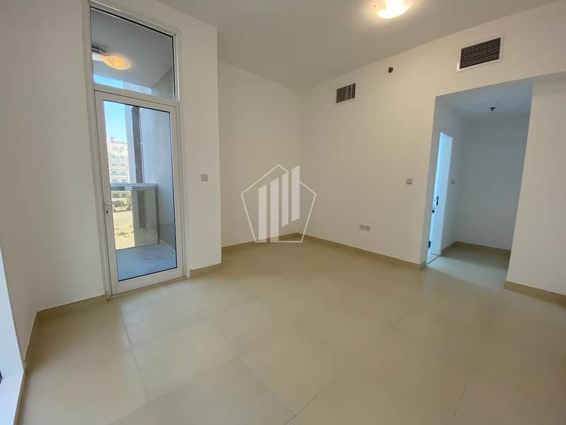 7 Brand new 2 bed/ fitted appliances/ Huge apartment