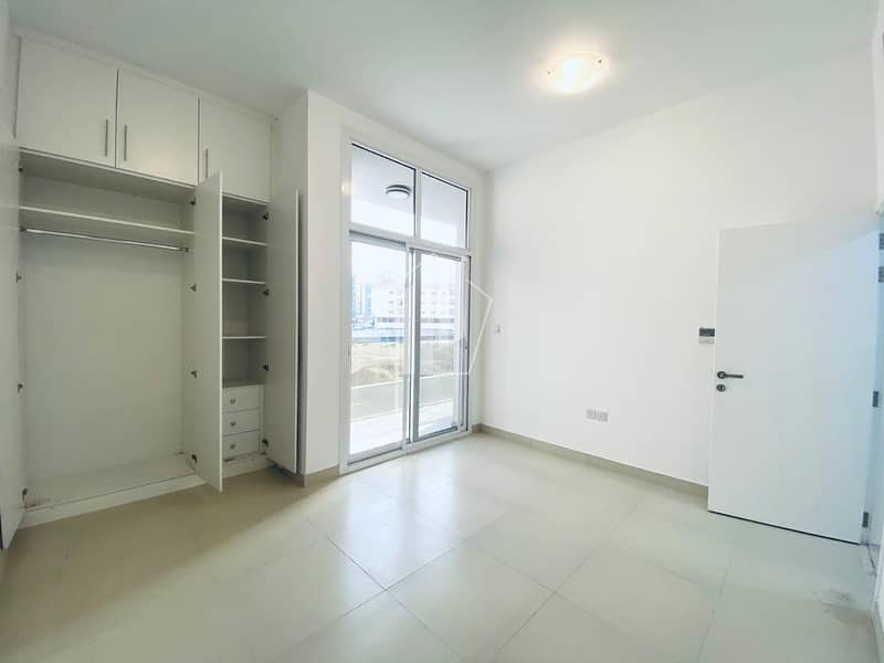 13 2 bed with  fitted appliances/ brand new apartment