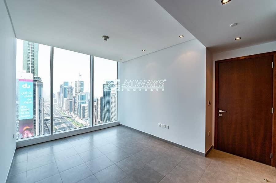 13 Burj and Sea View || Highly Spacious 2BR | Balcony