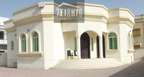 Outstanding property: 3 b/r good quality independent villa + large garden for rent in Barsha South 2
