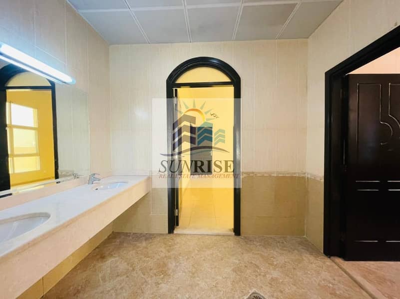 16 An independent entrance villa consisting of 6 master rooms