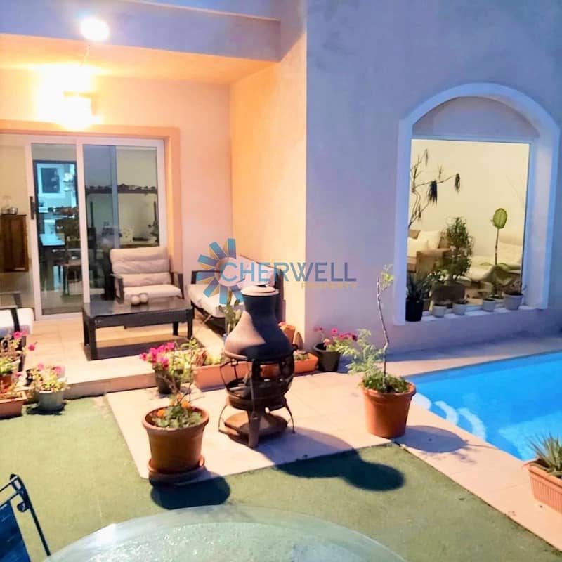 5 HOT DEAL| Single Row| Luxurious Upgraded Villa with Pool