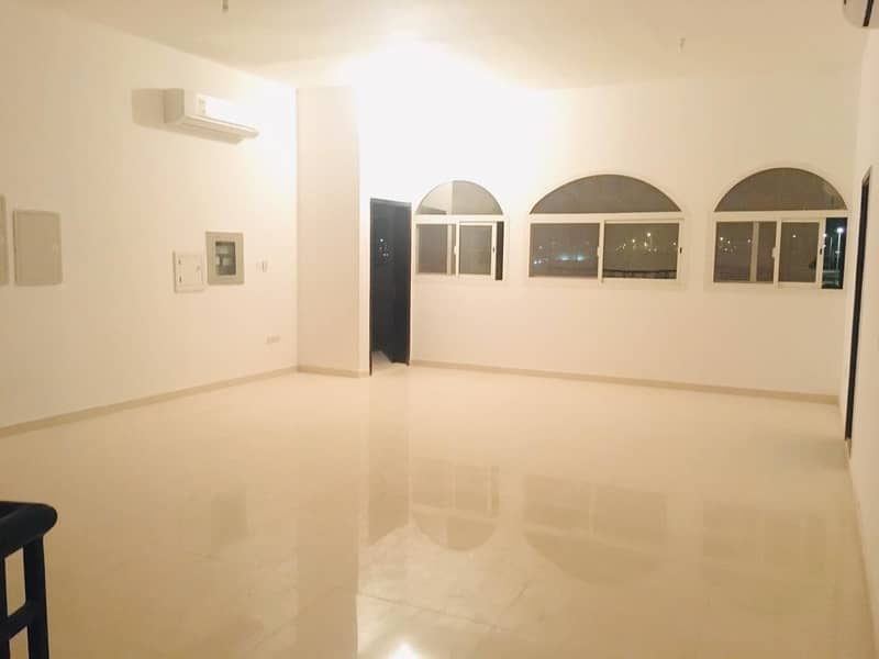 Spacious Villa 6 Bedrooms Majlis Maidroom at Al Shamkha South