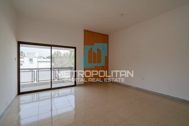 6 Hot Price | Spacious Layout | Balcony | Vacant Now