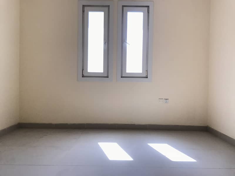 READY TO MOVE 1BHK FLAT NEAT AND CLEAN BUILDING ONLY FOR FAMILIES JUST IN 18K.