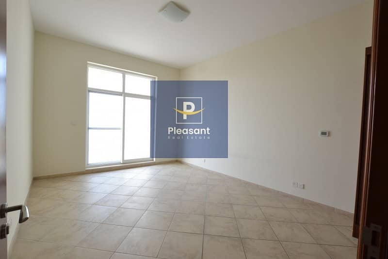 23 Mall View Vacant 3BR With Maid and Laundry Apt For Sale | F VIP