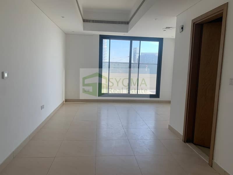 2 Hot Deal! Stylish Large One Bedroom with Big Balcony  In 12Chqs