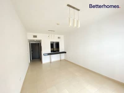 2 BHK Ensuite | 3 Balconies| Chiller Free | Vacant 2 BHK Ensuite | 3 Balconies| Chiller Free | Vacant
