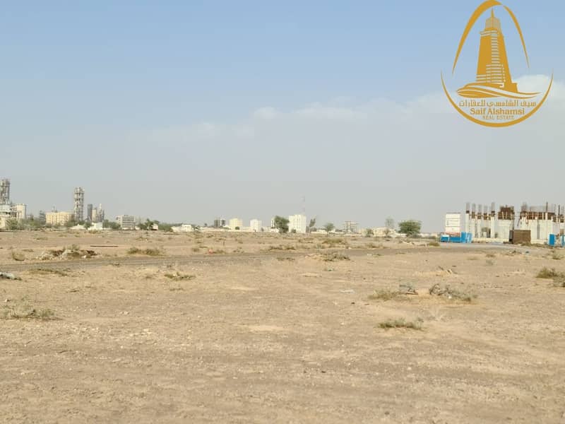 FOR SALE A COMMERCIAL LAND IN JUWAIZA AREA